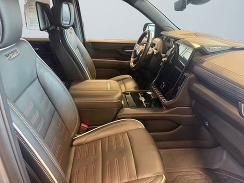Used 2025 GMC Yukon XL AT4 Ultimate AWD/4WD image 15
