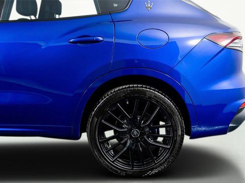 Used 2022 Maserati Levante GT image 18