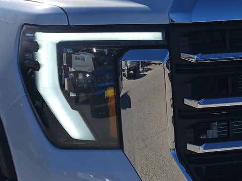 New 2026 GMC Sierra 3500 SLT w/ SLT Premium Package image 8