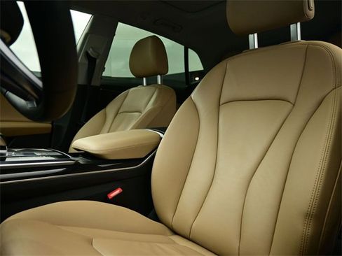 Used 2019 Audi Q8 Premium w/ Convenience Package image 24