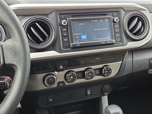 Used 2016 Toyota Tacoma SR5 w/ SR5 Appearance Package (SN) image 25