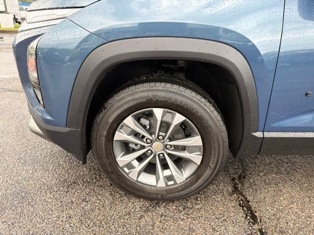New 2027 Chevrolet Equinox LT w/ Convenience Package II FWD image 12