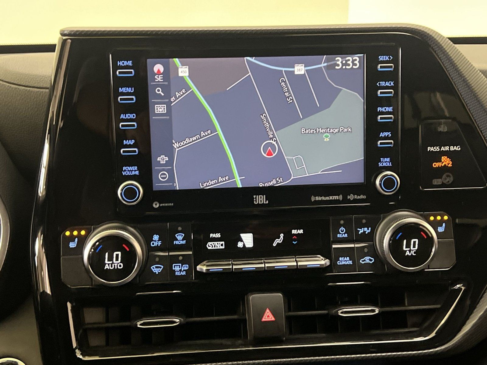 Used 2022 Toyota Highlander XSE AWD/4WD image 19