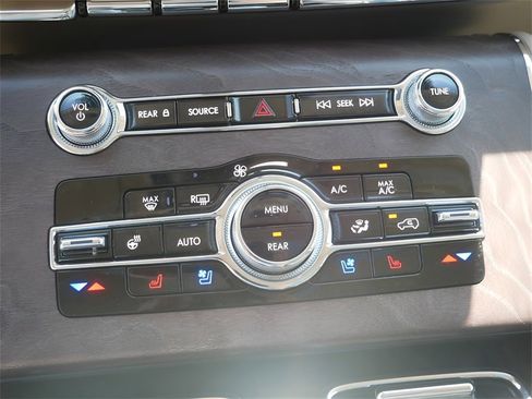 Used 2023 Lincoln Aviator Reserve w/ Equipment Group 201A image 28