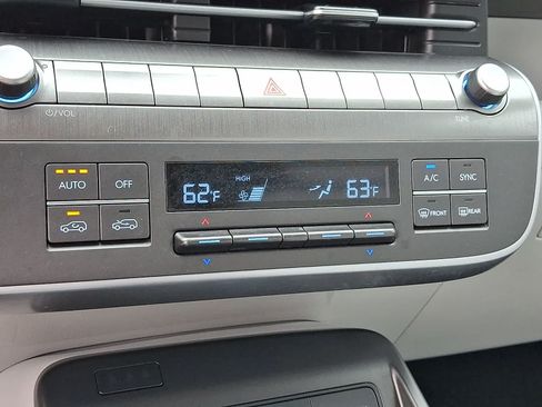Used 2024 Hyundai Kona SEL w/ Convenience Package AWD/4WD image 18