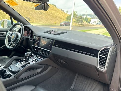 Used 2023 Porsche Cayenne S AWD/4WD image 30