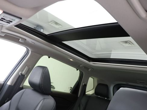 Used 2023 Nissan Rogue SV w/ SV Premium B Package image 17