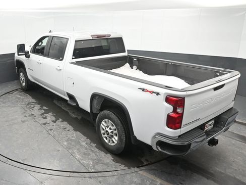 Used 2024 Chevrolet Silverado 2500 LT w/ Convenience Package image 41