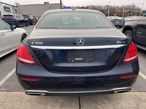Used 2017 Mercedes-Benz E 300 4MATIC image 3
