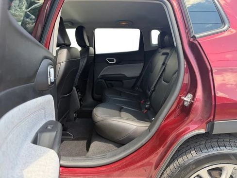 Used 2022 Jeep Compass Latitude AWD/4WD image 29