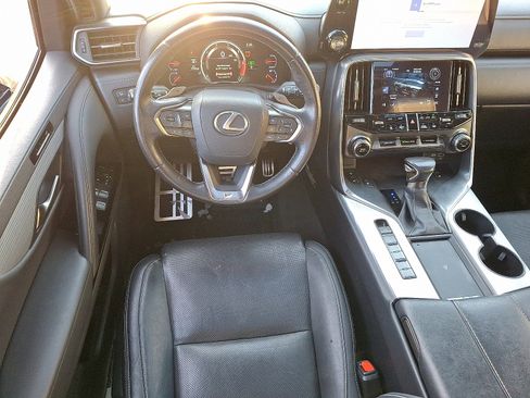 Used 2022 Lexus LX 600 F Sport image 11