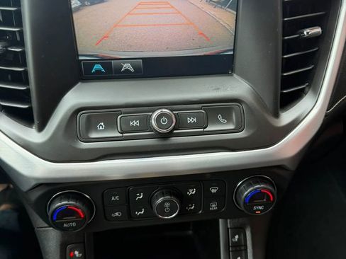 Used 2017 GMC Acadia SLE w/ Driver Alert Package I FWD image 13
