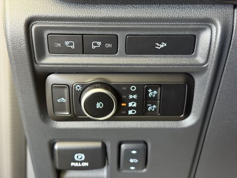 Used 2015 Ford F150 XLT w/ Equipment Group 302A Luxury image 24