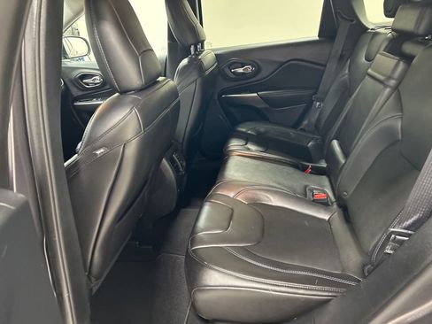 Used 2019 Jeep Cherokee Latitude Plus image 20