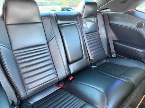 Used 2015 Dodge Challenger R/T Plus image 18