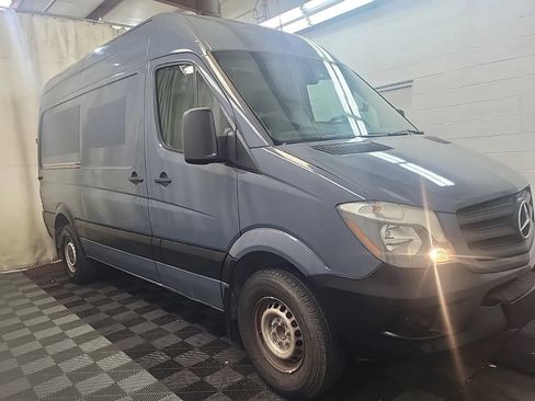 Used 2018 Mercedes-Benz Sprinter 2500 image 3