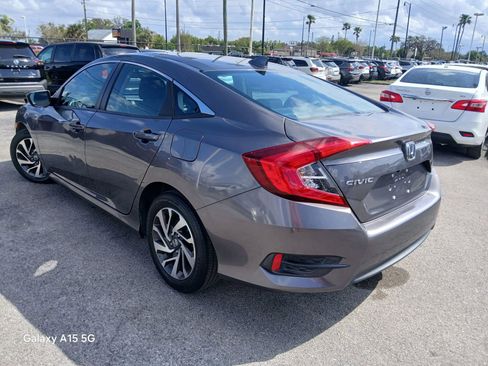 Used 2018 Honda Civic EX image 6