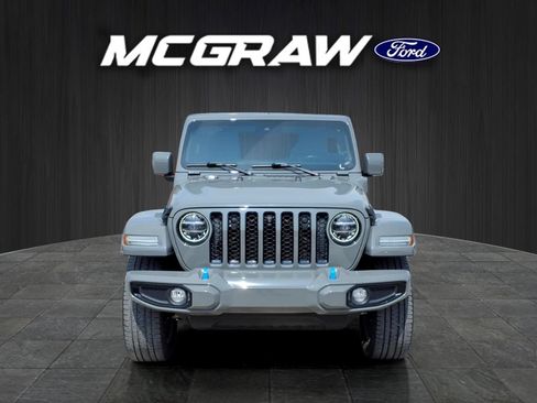 Used 2022 Jeep Wrangler Unlimited Sahara AWD/4WD image 3