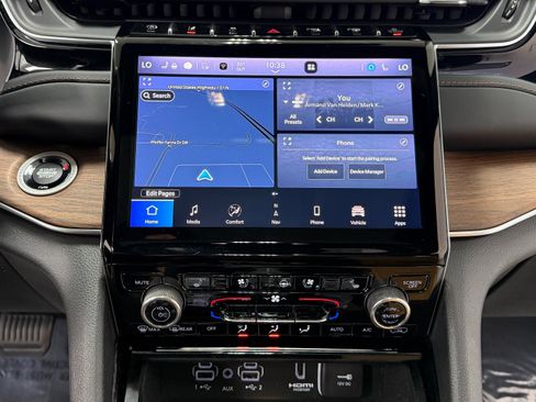 Used 2023 Jeep Grand Cherokee L Summit w/ High Altitude Package image 29