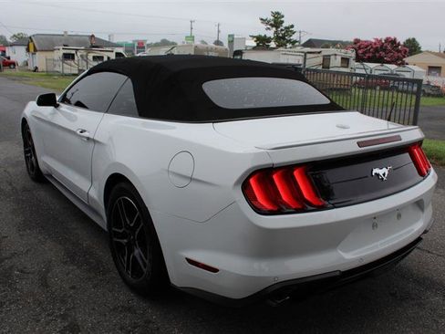 Used 2018 Ford Mustang Premium image 5