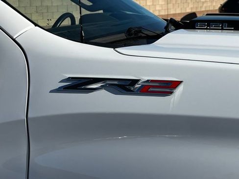 Used 2022 Chevrolet Silverado 1500 ZR2 w/ Technology Package image 9