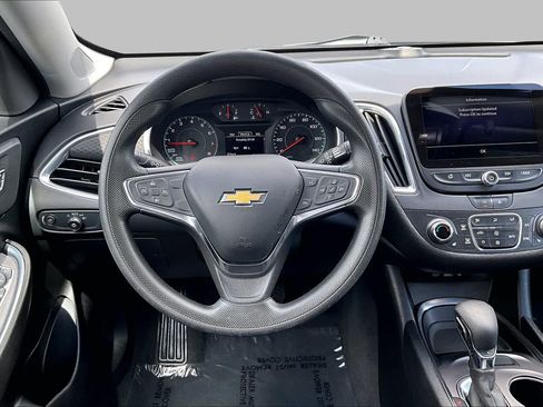Used 2021 Chevrolet Malibu LT FWD image 5