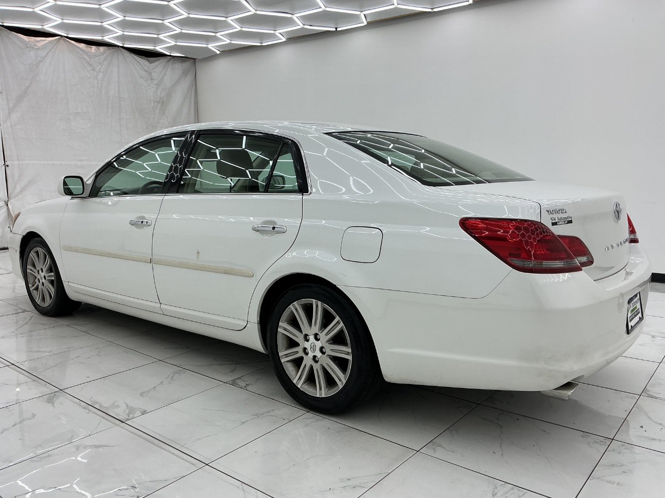Used 2008 Toyota Avalon Limited FWD image 7