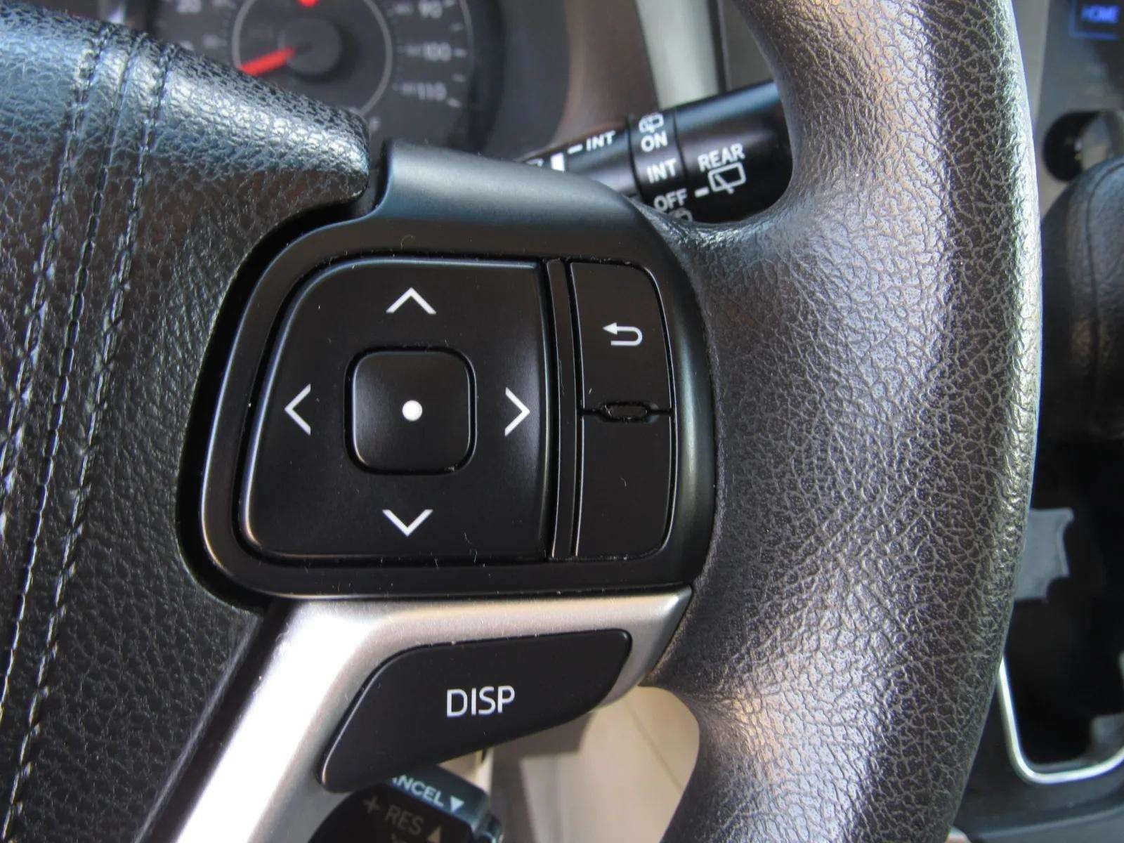 Used 2016 Toyota Sienna LE FWD image 23