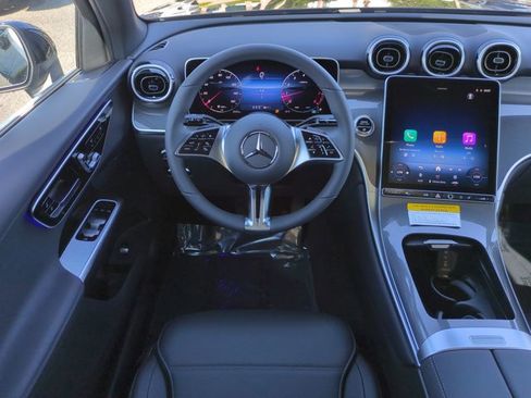 Used 2026 Mercedes-Benz GLC 300 image 16