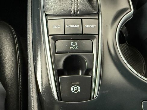 Used 2019 Toyota Camry XSE FWD image 34