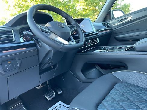 New 2026 Volkswagen Atlas Cross Sport SEL Premium R-Line image 10