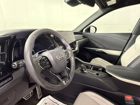Used 2026 Lexus TX 500h AWD w/ Technology Package image 17