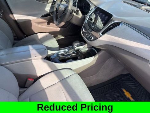 Used 2021 Chevrolet Malibu LT image 40