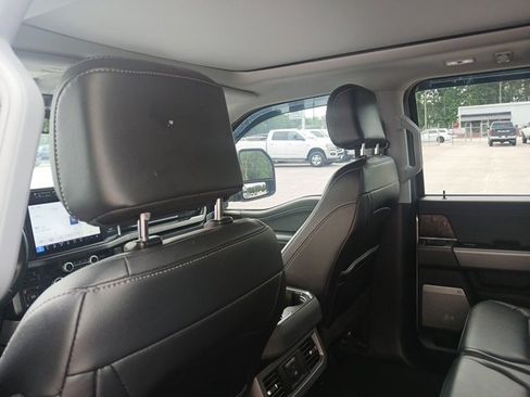 Used 2023 Ford F250 Lariat w/ Black Appearance Package image 31