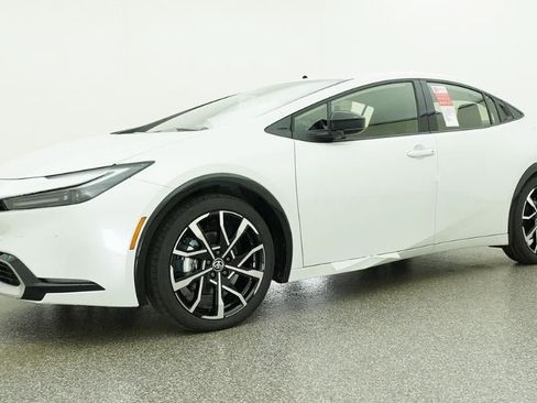 New 2026 Toyota Prius Plug-In Hybrid FWD image 17