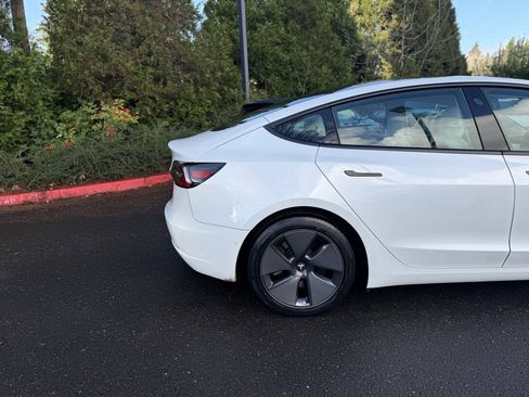 Used 2021 Tesla Model 3 Long Range image 14
