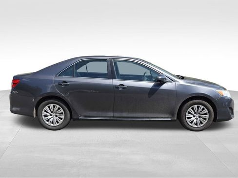 Used 2013 Toyota Camry LE FWD image 3