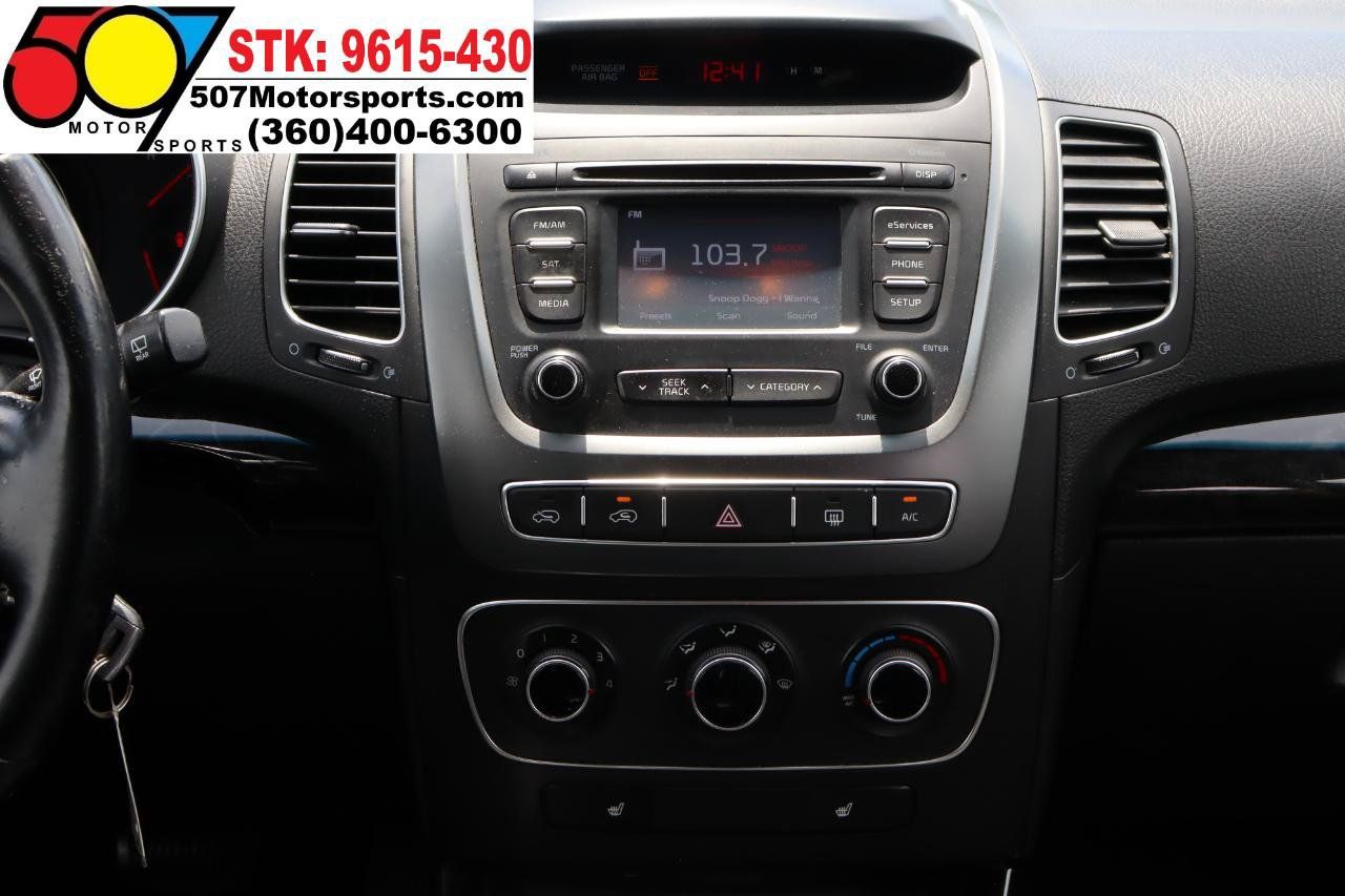 Used 2015 Kia Sorento LX AWD/4WD image 16