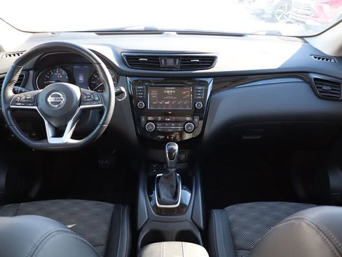 Used 2021 Nissan Rogue Sport SV w/ Technology Package image 38