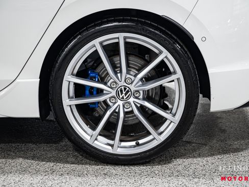 Used 2024 Volkswagen Golf R 4-Door image 11