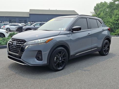 Certified 2023 Nissan Kicks SR w/ SR Premium Package FWD image 3