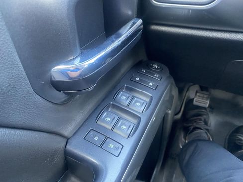 Used 2016 Chevrolet Silverado 2500 LT AWD/4WD image 20