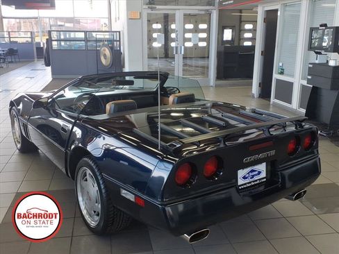 Used 1989 Chevrolet Corvette Convertible RWD image 4
