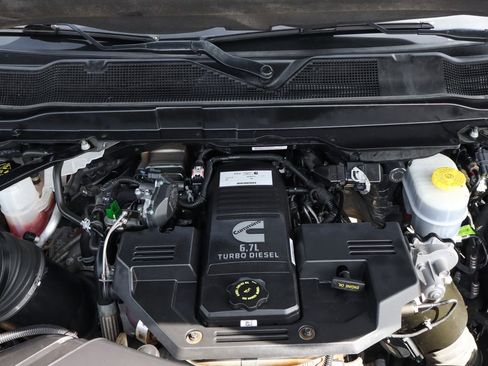 Used 2020 RAM 2500 Big Horn w/ Night Edition AWD/4WD image 13