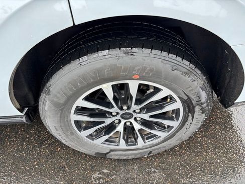 Used 2025 Ford Expedition Platinum AWD/4WD image 7