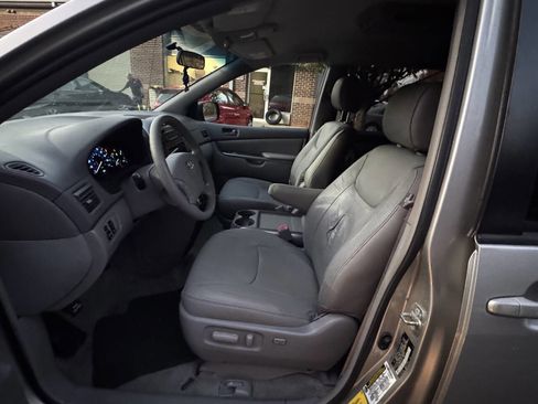 Used 2006 Toyota Sienna LE image 10