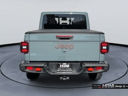 Used 2025 Jeep Gladiator Mojave AWD/4WD image 6