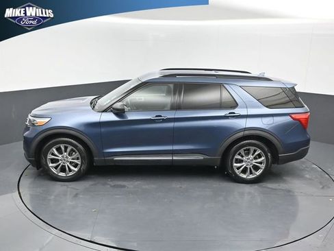 Used 2020 Ford Explorer XLT w/ Equipment Group 202A image 12