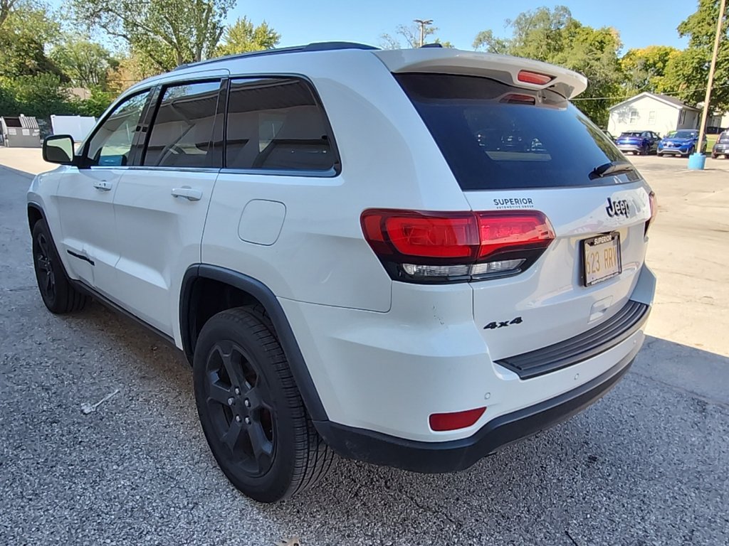 Used 2018 Jeep Grand Cherokee Laredo AWD/4WD image 5