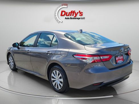Used 2020 Toyota Camry LE FWD image 17
